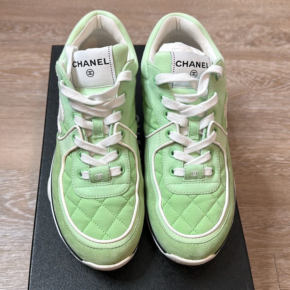 ❌SOLD❌ Chanel Sneakers Green 38.5 *RARE* - Picture 3 of 9